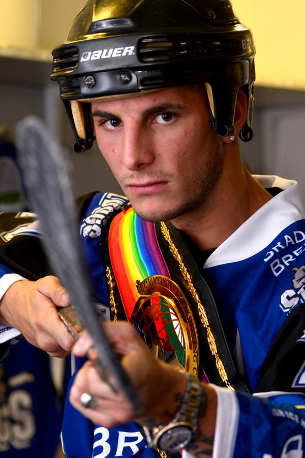 “@SnapperJakeO: Meet the new <a href="/SteeldogsIHC/">Puck Stop Sheffield Steeldogs</a> enforcer, Commonwealth #boxing champion <a href="/BulldogHockeyUK/">Bulldog Hockey</a> <a href="/BritIceHockey/">British Ice Hockey 🏒</a> ”