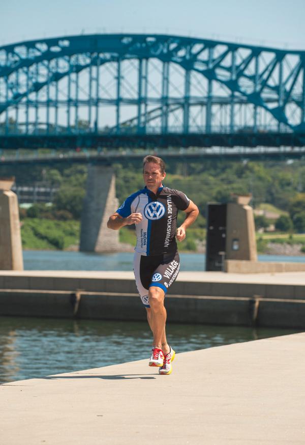 GetOutCha's tweet photo. Scott Wilhoit finished Ironman last night with kidney failure. He's good now but talk about follow-through!  #IMCHOO http://t.co/Jam6nUD31b