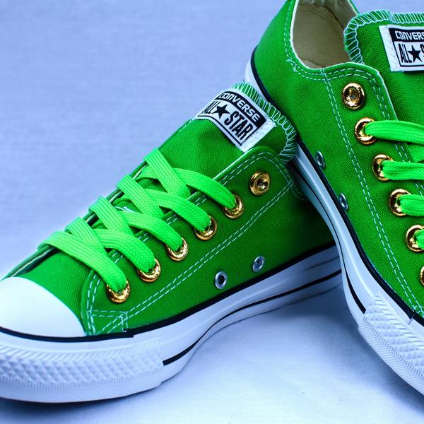 wearCAPSOLE's tweet photo. Green x Gold #CAPSOLE http://t.co/wpkcs5vfyD