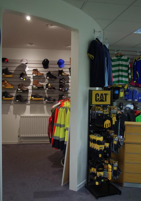 MerlinWorkwear's tweet photo. Drop in to our new look shop to pick up your autumn gear #refurb #AutumnEssentials http://t.co/awtsDPj6M6