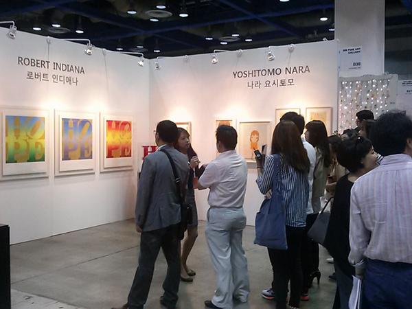 [KIAF/14, 9/29 (월) Day 5 "마지막 전시일 현장스케치"] 많은 관람객들이 향후 1년간 볼수 없는 작가의 작품 관람을 위해, 오후 5시까지 전시장을 못 떠나시고 오랫동안 작품들을 즐기셨습니다..