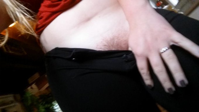 Can you tell if I am wearing underwear or not? (Hint* I'm not!) http://t.co/hMjdreAidi<a href="/tag/camgirltweet"class="tags"><span>#camgirltweet</span></a>