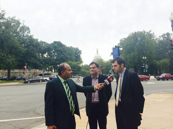 priyalisur's tweet image. A street studio @bhupendrachaube discussing #ModiMeetsAmerica w @MichaelKugelman @Razarumi #DC