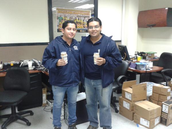 Un #DesayunoResponsable vitaliza a nuestros colaboradores brindándoles vitaminas necesarias para su día. <a href="/ChiveriaEC/">Chivería</a>