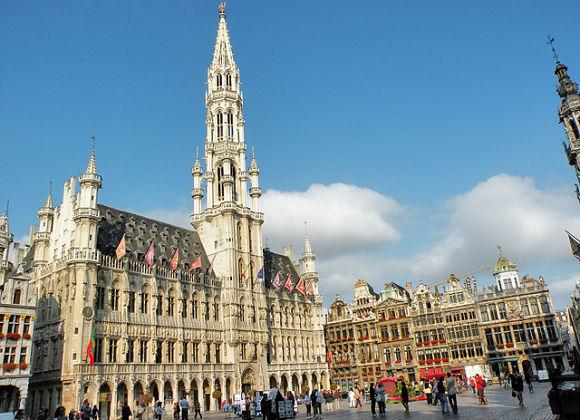 Ayuntamiento de #Bruselas (#Bélgica) en la plaza Grand Place ➜ viajerosblog.com/grand-place-la… #turismo #viajes