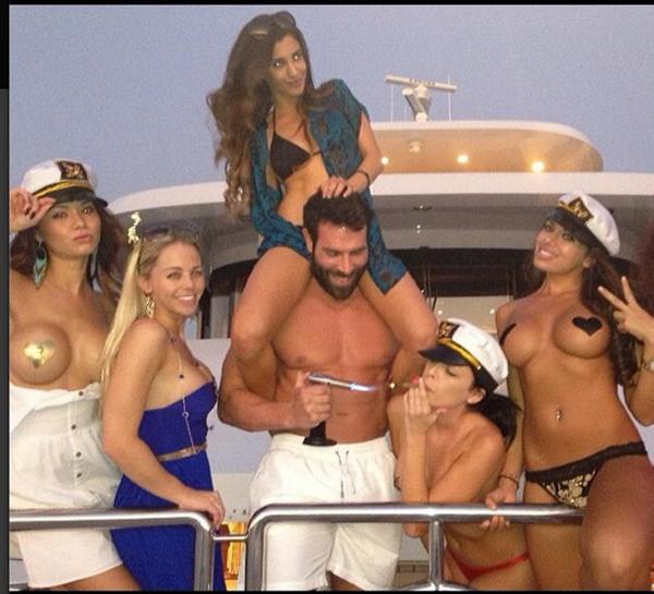 Maxim Australia tweet media