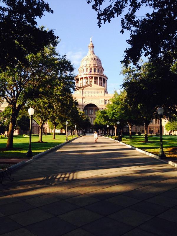 uberduggie's tweet photo. Biking around downtown austin yesterday .  Nice rolling hills and this big capital building. http://t.co/u68olZuaN7