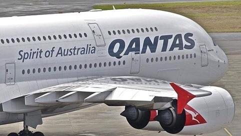KimHans39020801's tweet photo. #A380 #DFW #WorldsLongestFlight #LargestPassengerPlane #History #Quantas http://t.co/sZ6UVvKEiN