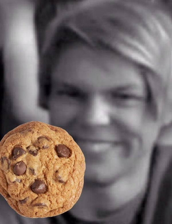 AshtonsCookiee's tweet photo. Moments before Ashton ate me http://t.co/Le5YJi5n1e