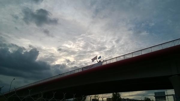 fredsds's tweet photo. Opération banderoles sur la rocade #Toulouse non la #gpa #05octobre http://t.co/16CBwMe0Er