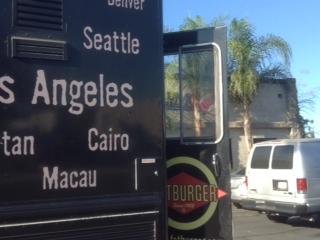 pmg_now's tweet image. @Fatburger rolls into work at PMG Culinary Lab! #Fatburger #culinarylab #demo #yum