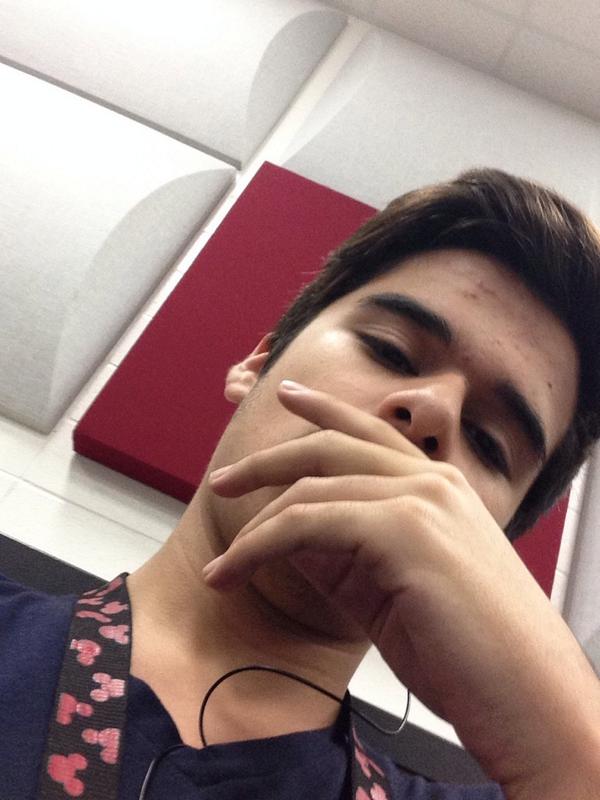 Idkyeseniaa's tweet image. Never say never #cmpunkreturn #wwe