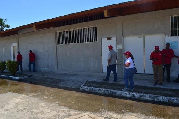 imderuralmerida's tweet photo. #IMDERURAL | Inicio de obra recuperación Planta Procesadora de Cangrejo y Pescado De Palmarito @GobAlexisR http://t.co/VJGVu7y7Uh