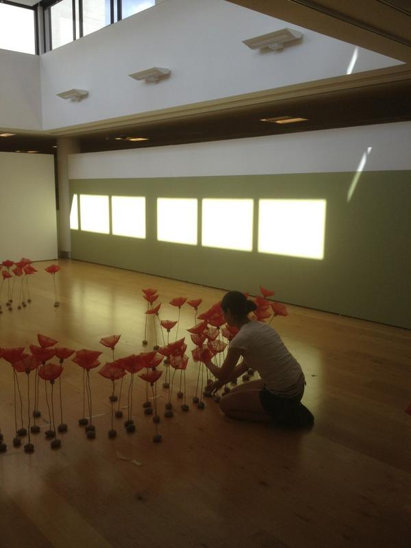 sculpturetownUK's tweet photo. 200 hand woven silk poppies from artist @joannecdennis will b 4 sale next week #RoyalBLegion editions/5 http://t.co/yA1i3O01BP