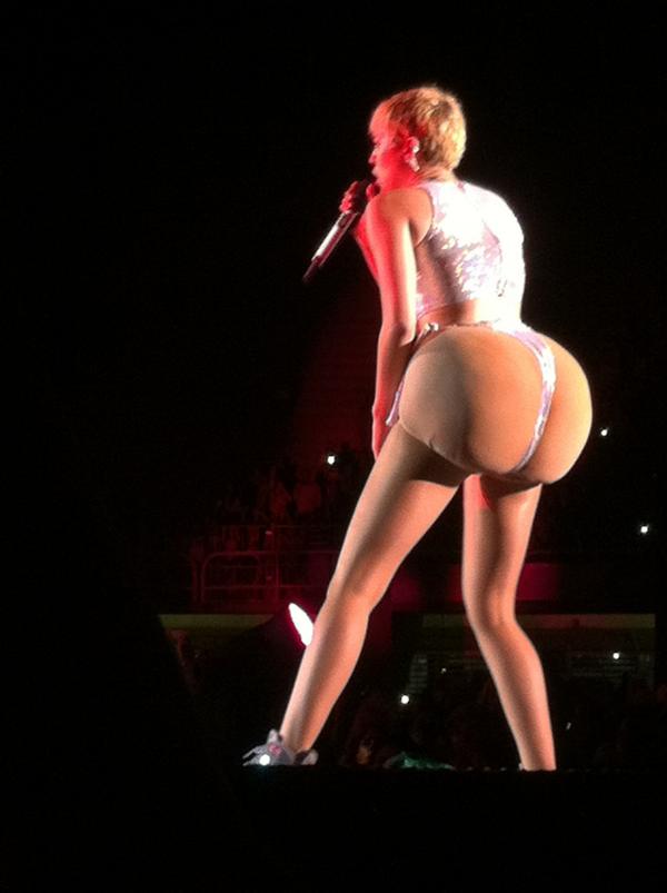 beisecyrus tweet picture