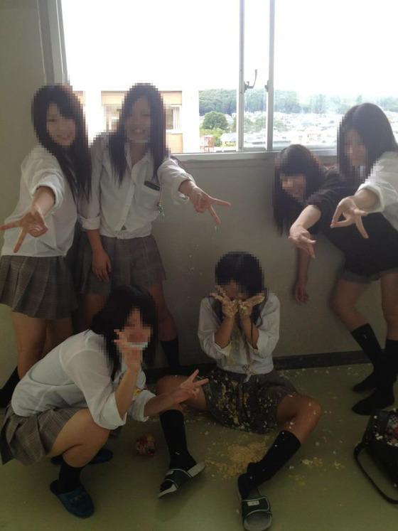 O Xrhsths 小桜茉莉 爽マリ Sto Twitter 閲覧注意 女子校のイジメがエグすぎる 最近のいじめって ガチでこんなんなの 詳細はこちら Http T Co Jcyejiwfyi こんなん最低 最悪だよ Http T Co Mgtnvrxmnr