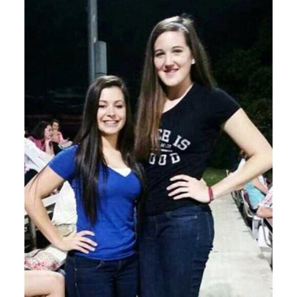 Lexi_Horne48's tweet photo. Couldn't ask for a better 6'1 right side๐ #theheightdifference http://t.co/YY34e2TfYN