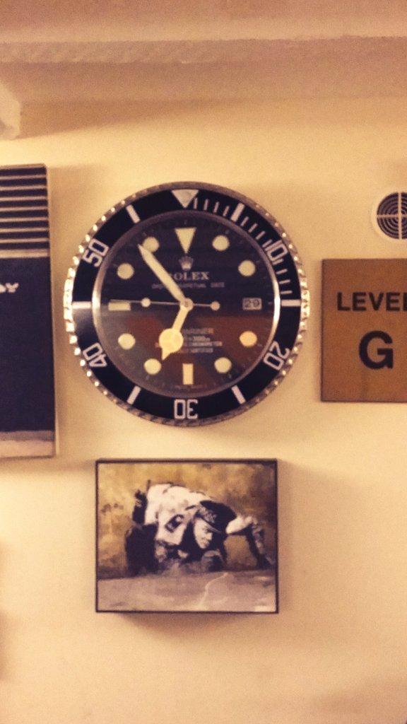 thediamondknott's tweet photo. Copped that #rolex #submariner for my office wall. #diamondsetter #theessexway #bmt #clock #rolexsweep http://t.co/4wjGC6NThP