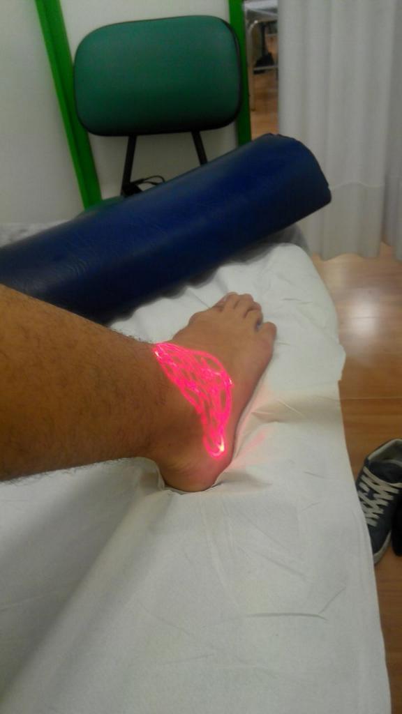 PlantaSantaCF's tweet photo. Nuestro jugador @juankisaba24 apura las últimas horas de su recuperación para llegar al debut del viernes #RayosGamma http://t.co/gr5xB49EA0