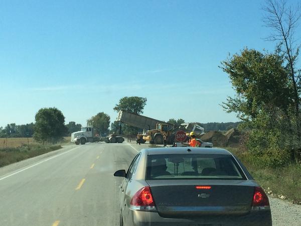 StefanZehetner7's tweet image. I love how when farmers need to load on the road the cops hassle us, but this is just fine... #windmillbullshit