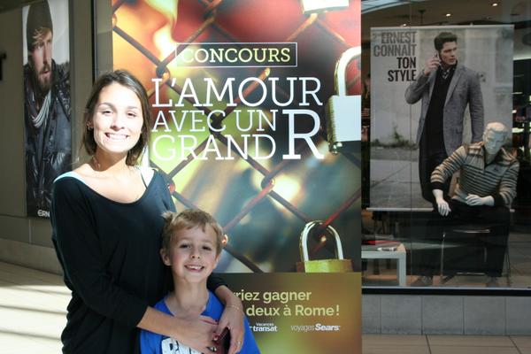 LesRiv2's tweet photo. Voici des photos de la promotion l'amour avec un Grand R...500$ à gagner en carte cadeau Les Rivières #avecungrandR http://t.co/YhG0pQkE5S