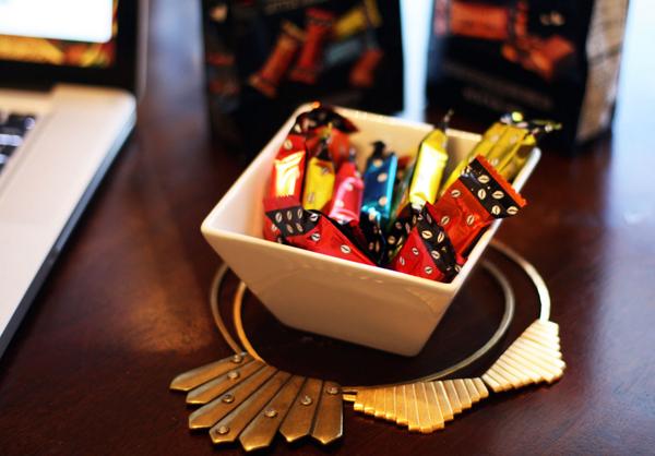 AvecMallory's tweet image. Have you entered yet? #SweetConnectionsSweepstakes @Lindt_Chocolate ooh.li/2688fce