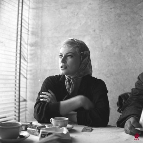 Fascinating Historical Picture of Anita Ekberg in 1959 