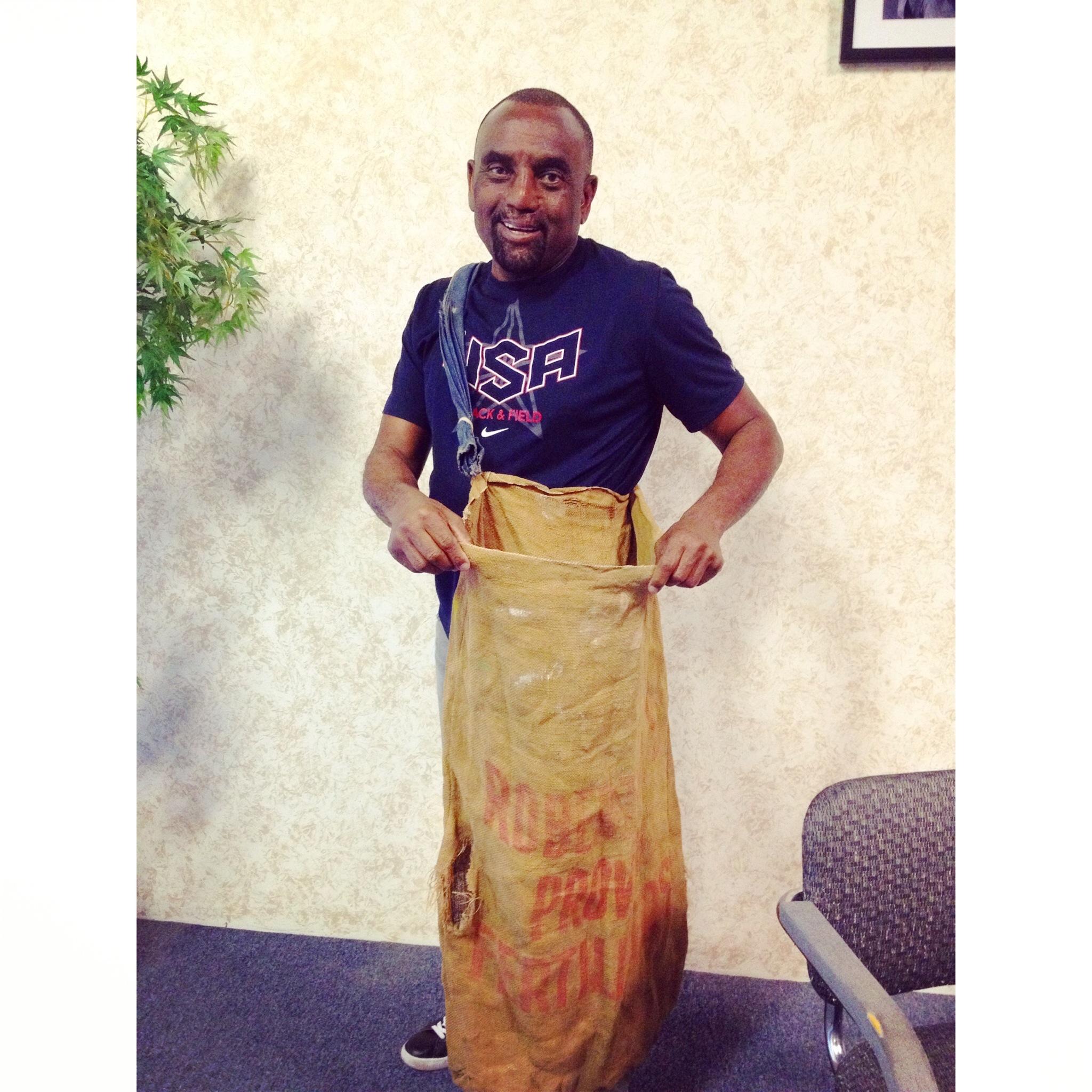 Jesse Lee Peterson on X A friend gave me this cotton picking sack. Proud of my roots childhood proudofmypickin JesseUnchained Freeatlast http t bDrFnxJMjS X