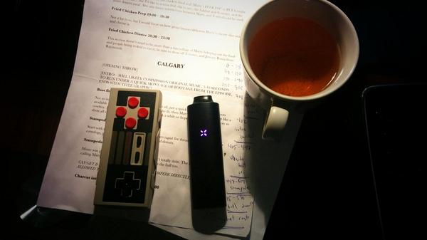 apowhungo's tweet image. finding out you missed a ufc match while waiting for shit to render #justeditorthings