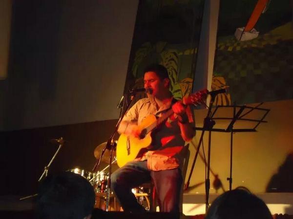 luisalbertofolk's tweet photo. Se va la primera...!!! Jaja http://t.co/hzbrBICntb