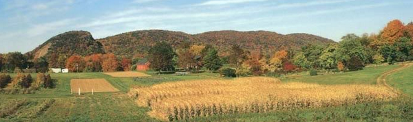 hillaryfederico's tweet photo. @travellingmolly A5: Sleeping Giant mtn in #CT got its name bcuz it looks like a man slping on his back! #travelpics http://t.co/gDGAg3fX3C
