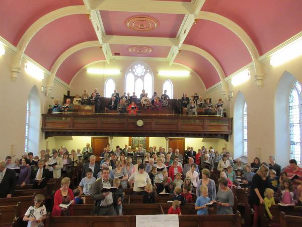 Diolch am destun dathlu. 25 mlynedd o weithgaredd a thystiolaeth. Ymlen i'r dyfodol teulu'r Morfa!