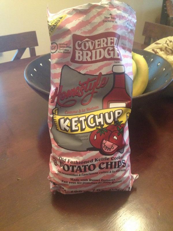 BryanMunn's tweet photo. @JayandDanPod you've never tasted ketchup chips until you've tasted these. #coveredbridge http://t.co/eiMMKzwtdy