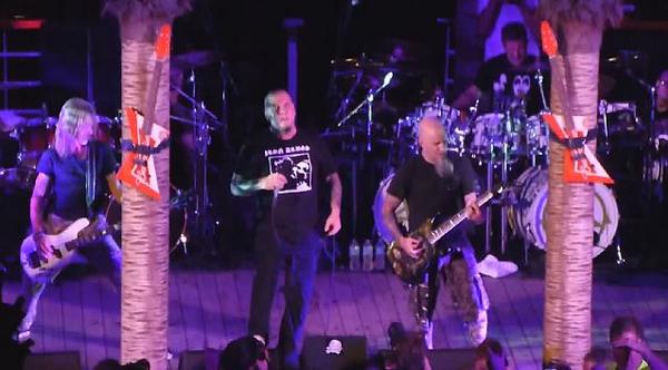 PHILIP ANSELMO, REX BROWN, SCOTT IAN, CHRIS BRODERICK Perform PANTERA Classics On 'Motörboat' blabbermouth.net/news/philip-an…