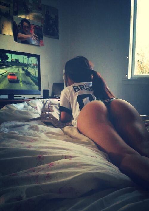 HHooligan's tweet photo. Goodnight!! http://t.co/VsRfqlY9KG
