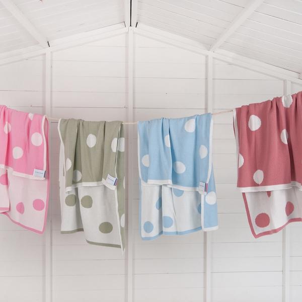StorkUp's tweet photo. Trending Today on StorkUp: Polka Dot Reversible Baby Blanket http://t.co/Qi2DS0FY8L  @storkup http://t.co/BW3KEZTqdA
