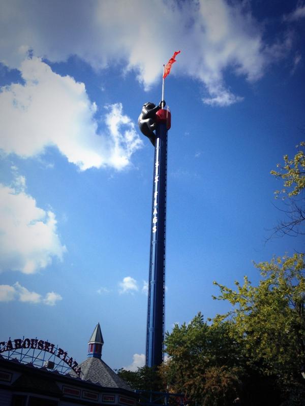 SFGreat_America's tweet photo. Guess who's back...back again #Larry #FrightFest http://t.co/6p7aA1M2A8