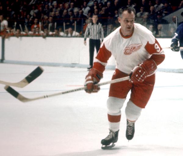 LeafsDivison's tweet image. 9 days left till #NHL regular season. #CoolestGameonEarth 
#GordieHowe @DetroitRedWings