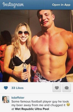 CauseWereGuys's tweet photo. Gronk is a true bro lol http://t.co/IkGhNIXvBh