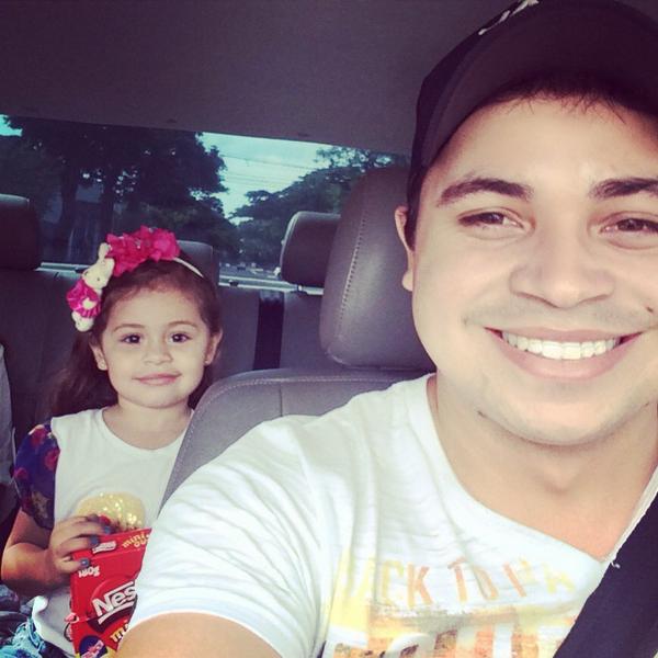 Alexsandro_9268's tweet photo. Saudades da filha mais linda http://t.co/OhNil3q0oS