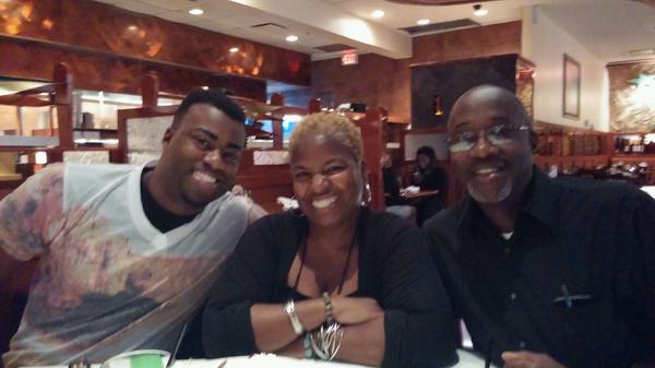 expresso_books's tweet photo. Meeting my twitter friend @iGotemApp for the first time in person at the #cheesecake bistro in #atl #TXOSocial http://t.co/ykE0OTgyob