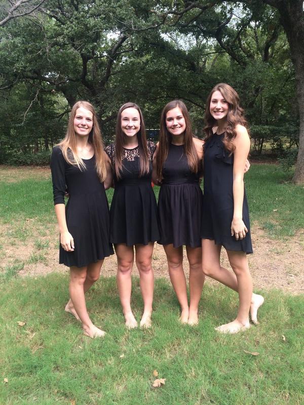 quinnmcclellan_'s tweet photo. Happy senior night! Love yall so much💋 http://t.co/VuTWj6eYd8