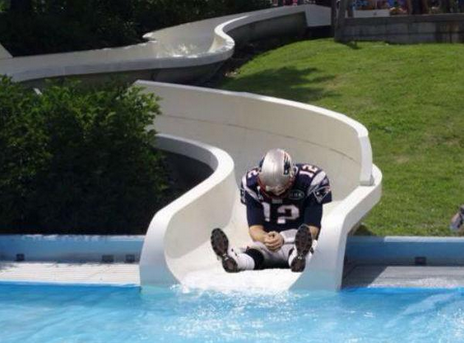 CauseWereGuys's tweet photo. Tom Brady be like http://t.co/CHRiBT8Bs6