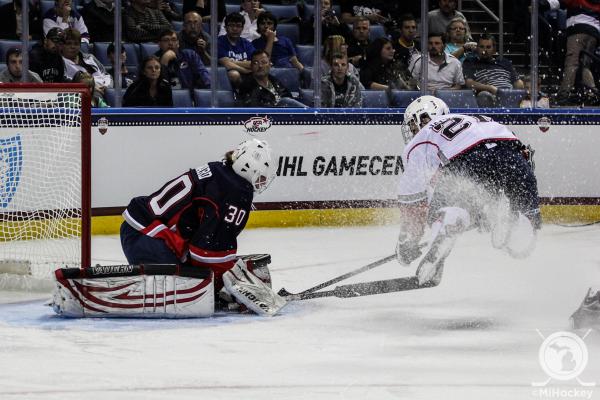 MiHockeyNow's tweet image. Gotta be careful if you want to drive the net. #Pokecheck