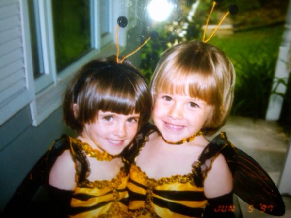Lindy_lewi's tweet photo. 👯 http://t.co/TGNmOwTgJG