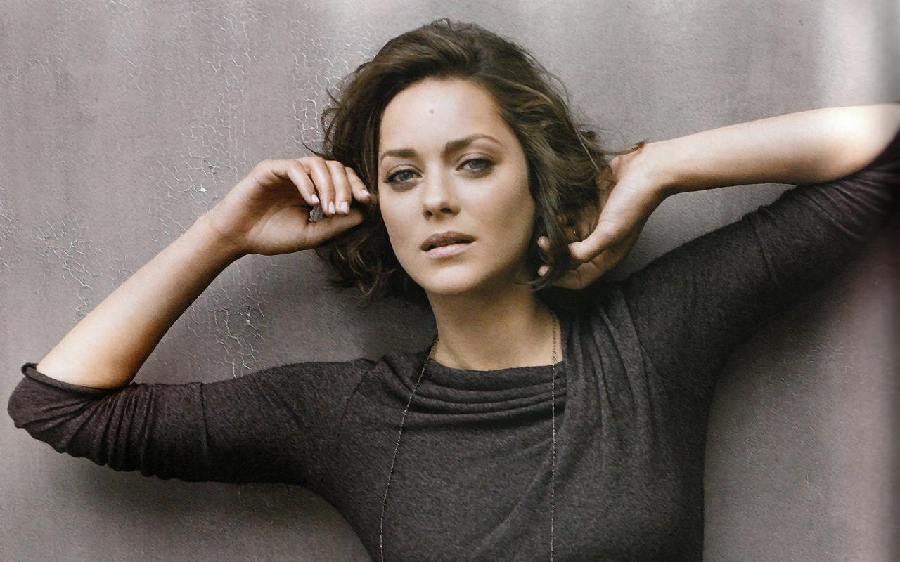 Happy Birthday to the breathtaking Marion Cotillard! 