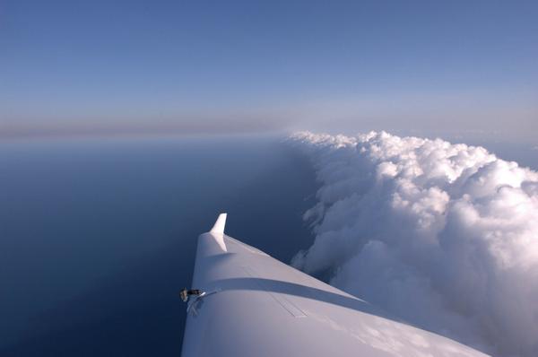 Al Sim from GoSoaring testing Oudie IGC out of Burketown this week! Yes - it is the #MorningGloryCloud. Enjoy Al!