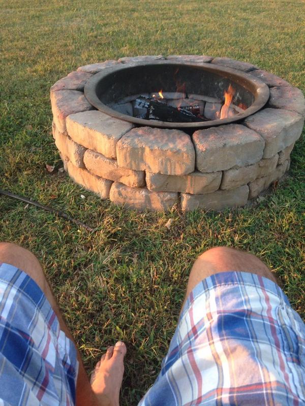 jagermenow's tweet photo. Let's relax on Monday. http://t.co/RgW9Wn8uSI