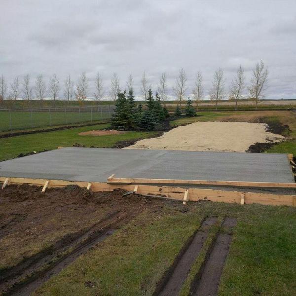 CalsCage's tweet image. Poured concrete this morning. Next up rafters at the end of the week.