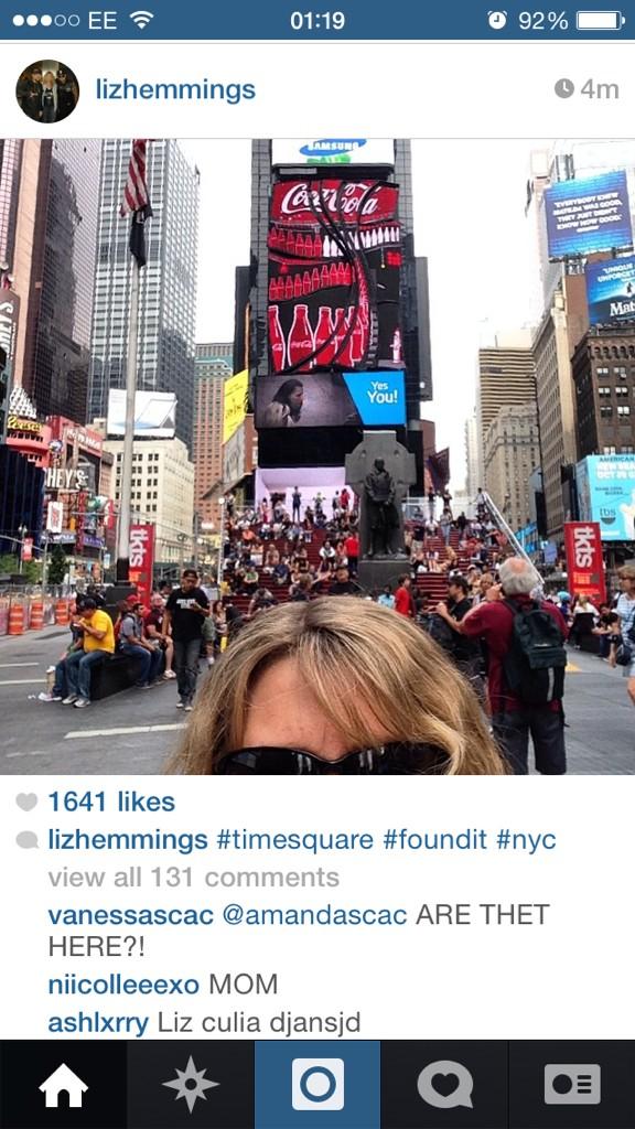 _5SOSFAMUPDATES's tweet photo. Liz out in NYC today at Broadway, David Letterman and Times Square #lizupdates http://t.co/gEgr3HUxHt